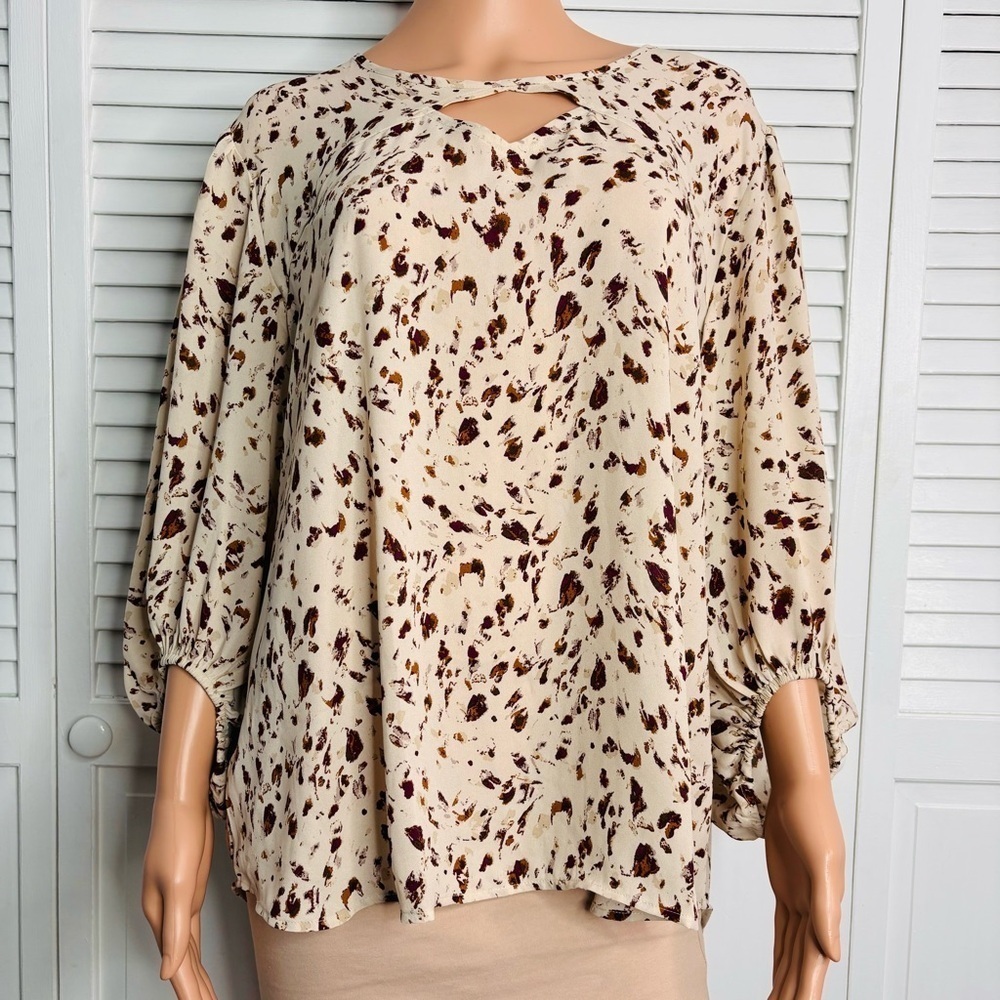 Price is firm New MAURICES Cream Cut Out Peasant 3/4 Sleeve Blouse Size XXL